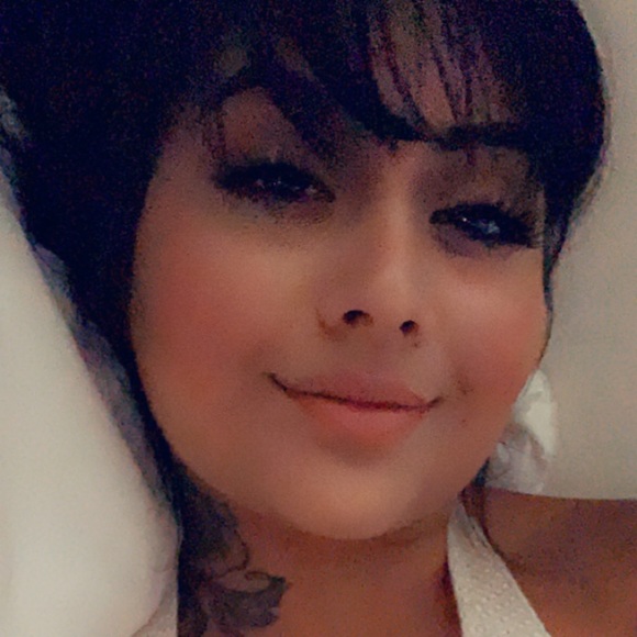 Meet your Posher, Evelyn - Picture 1 of 1